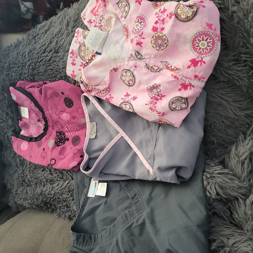 4 Scrub tops!
